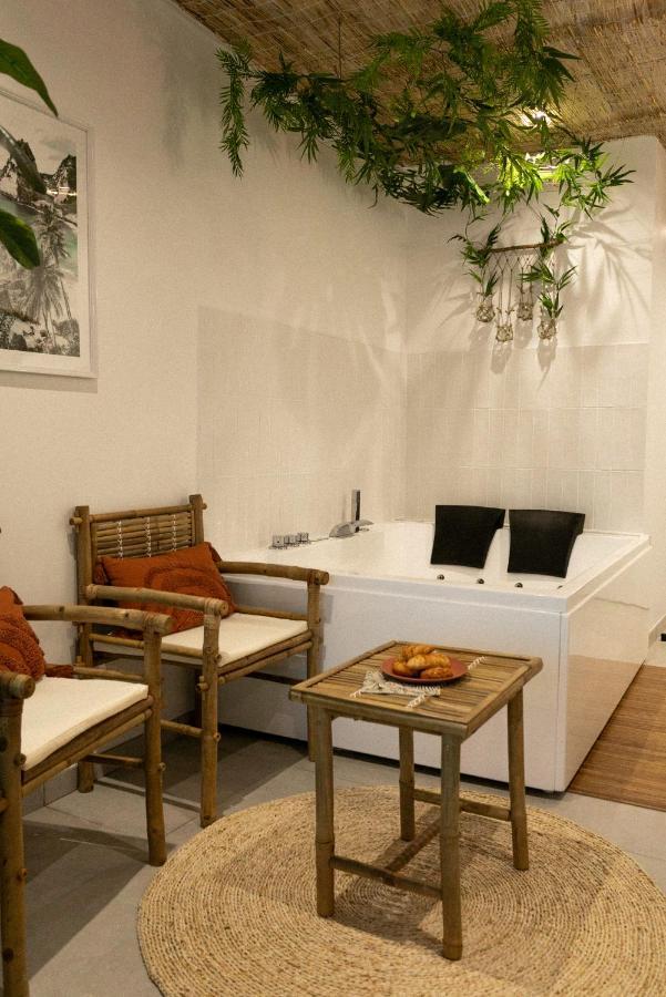 Bali Serenity Balneo Et Lit Rond Lagnieu Dış mekan fotoğraf