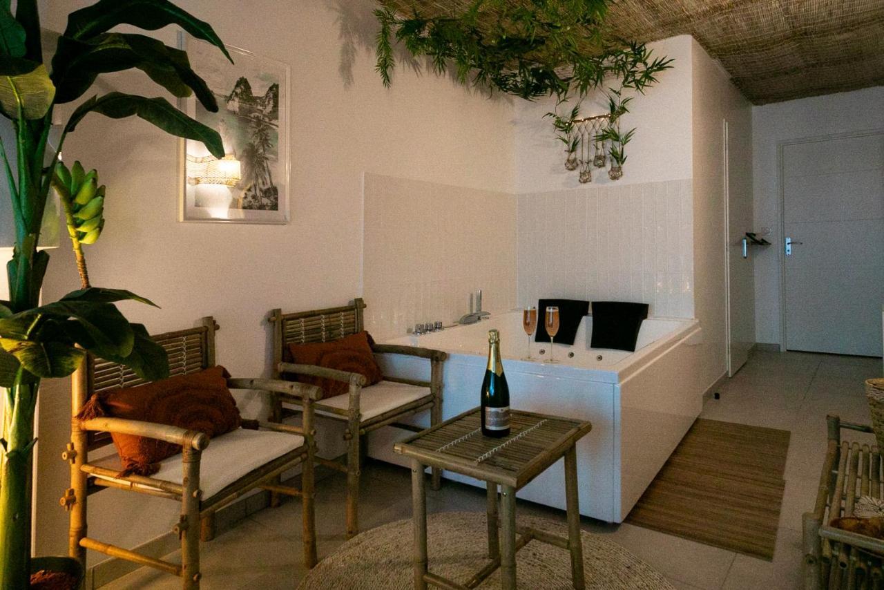 Bali Serenity Balneo Et Lit Rond Lagnieu Dış mekan fotoğraf